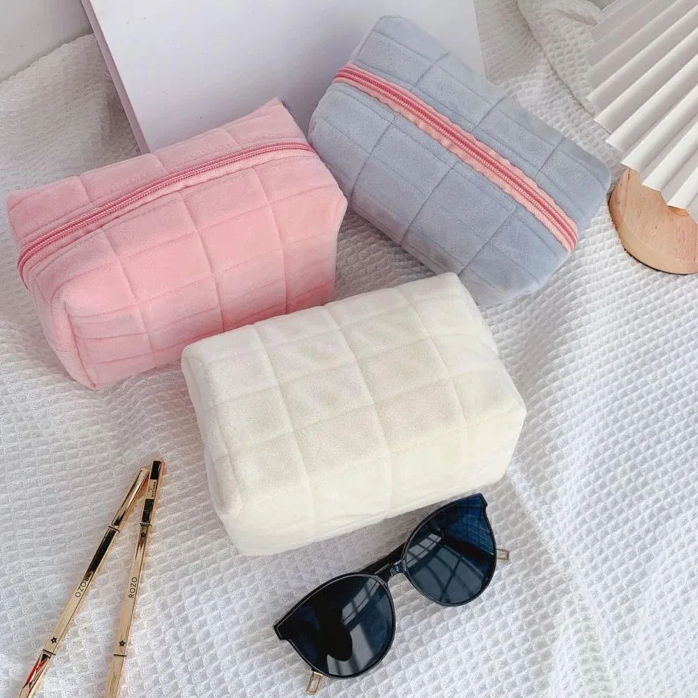 pointrousse de maquillage en peluche pour femmes, petits sacs cosmétiques de voyage portables, trousse de toilette à fermeture éclair pour documents solides, sacs de rangement pour poudres lavantes
