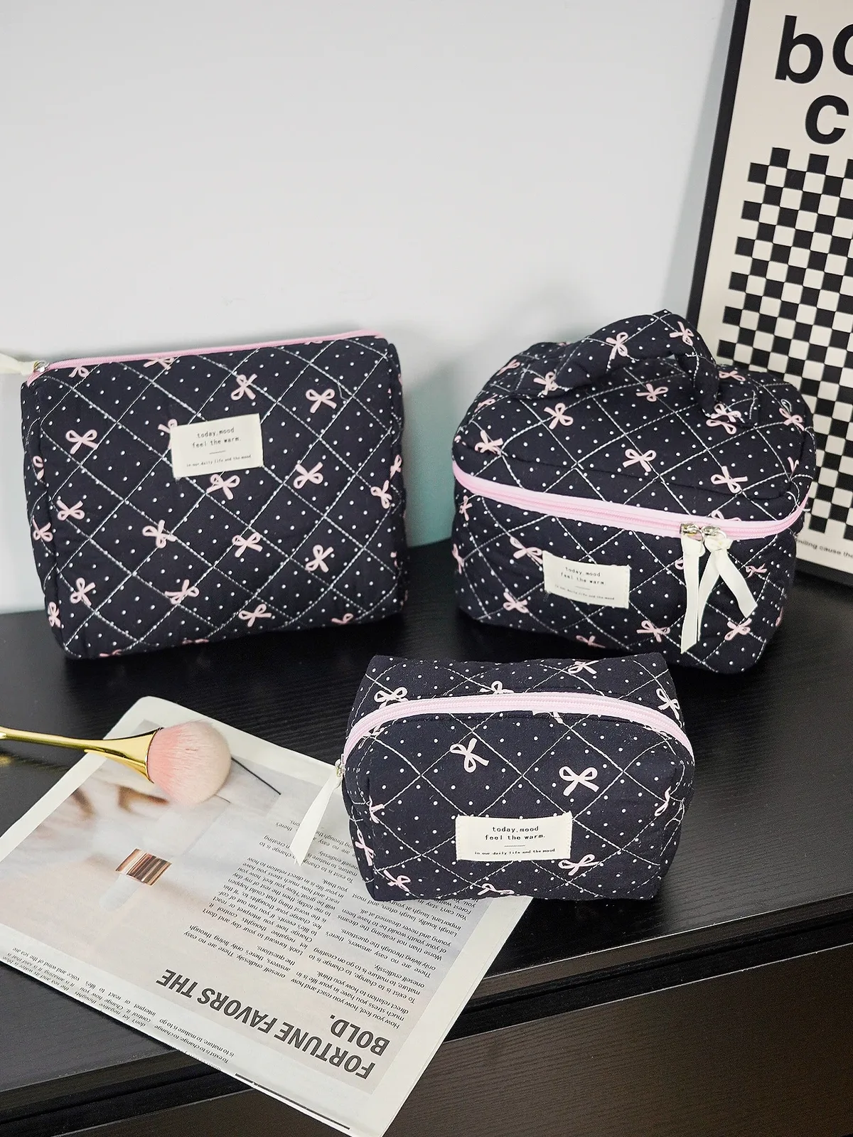 1 pièce/ensemble sac de maquillage matelassé à nœud, trousse de maquillage portable multifonctionnelle, trousse de maquillage cadeau de vacances, trousse de maquillage essentielle de voyage