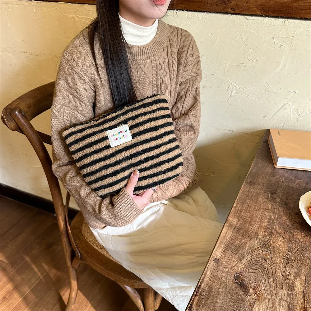 sac cosmétique moelleux d'hiver ins, couleur à pois, grande capacité, sac de voyage pour femmes, pochette de rangement pour soins de la peau et maquillage