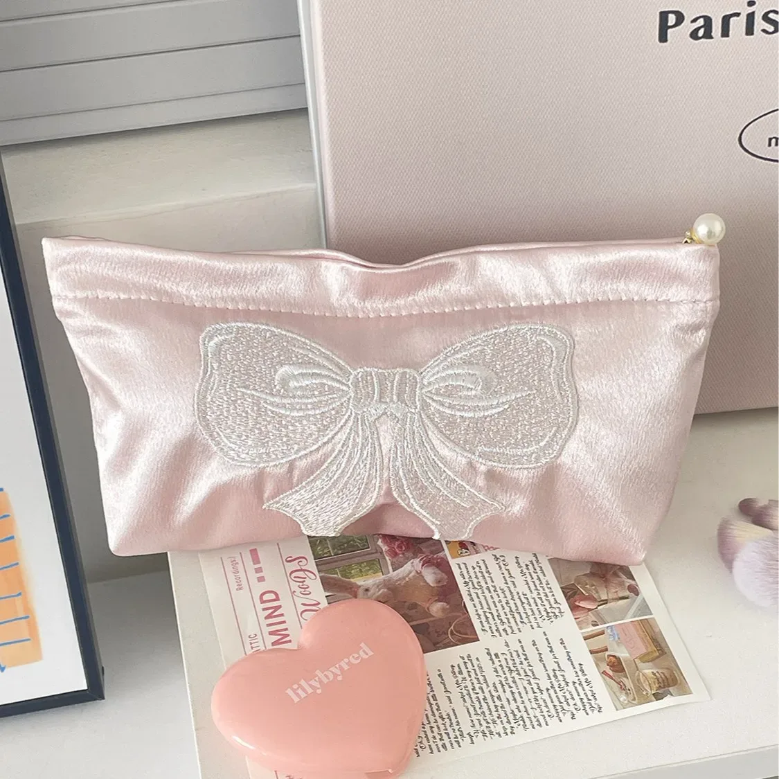 pochette de maquillage rose nacrée avec nœud, mignonne et féminine, en satin brodé, grande capacité, sac de rangement pour cosmétiques