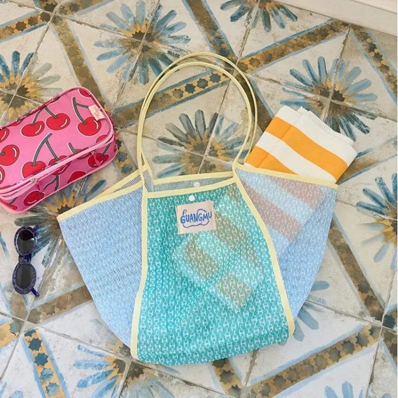sac de plage grande capacité pour maman, sac à bandoulière color-block, sac de shopping en maille ajourée, sac de rangement pour jouets de plage et de natation