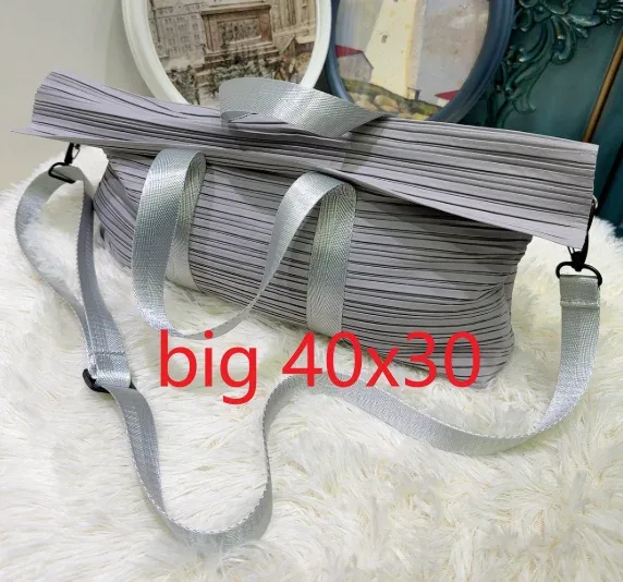 sac carré plissé miyake tendance décontracté grande capacité, nouveau sac de sport 2026, pochette de rangement loisirs, sac bandoulière portable réglable
