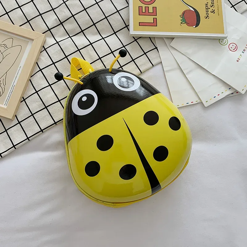 cartables pour enfants à coque rigide avec motifs de coccinelle de dessin animé, sacs à dos pour garçons et filles dans les jardins d'enfants pour la classe
