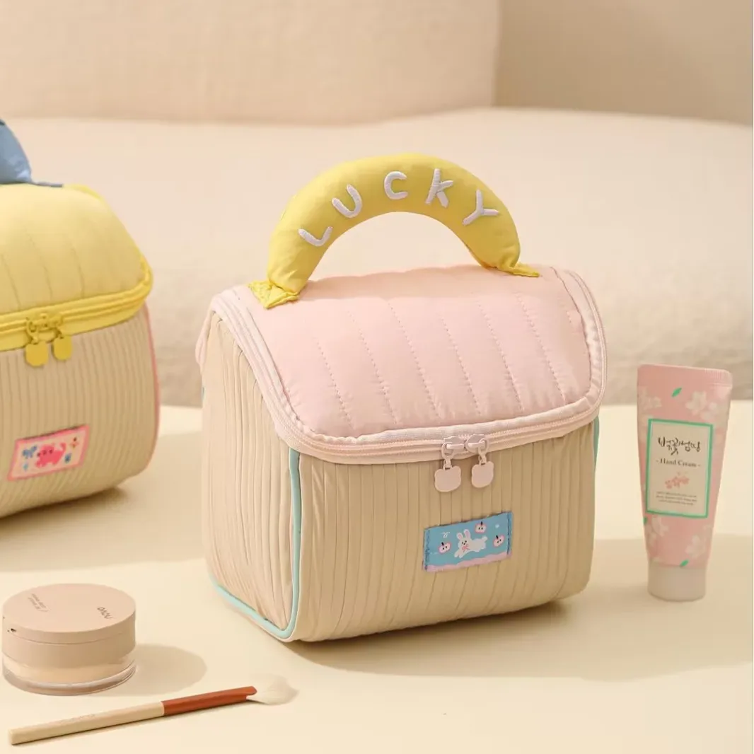 trousse de maquillage mignonne à motifs de dessins animés, pochette de voyage portable au design tendance, organisateur de toilette pour le rangement quotidien en extérieur