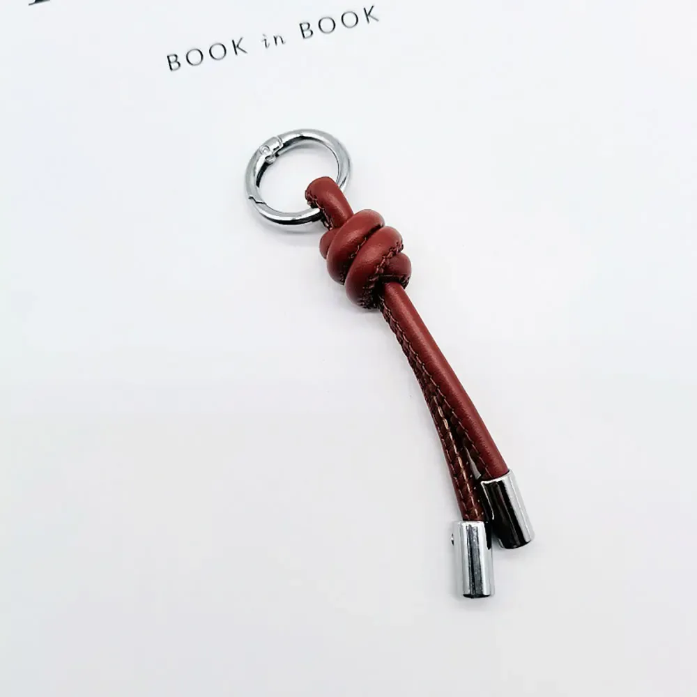 1 pièce de nouveau porte-clés pendentif, accessoires diy pour vêtements et bagages, accessoires de valise, cordon en cuir pour couple, simple et créatif.