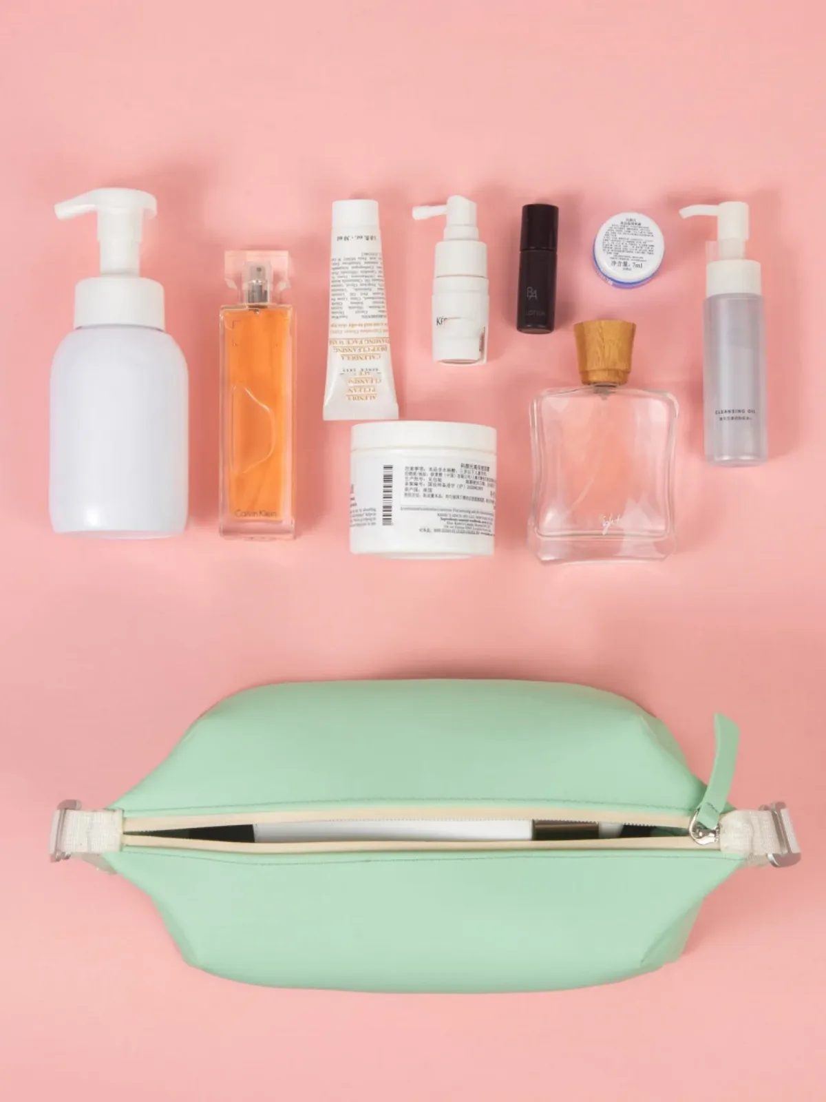 trousse de toilette de voyage pour femmes, couleur pure, à la mode, avec crochet en métal, légère et facile à transporter, trousse de bain multifonctionnelle, adaptée aux voyages et aux affaires