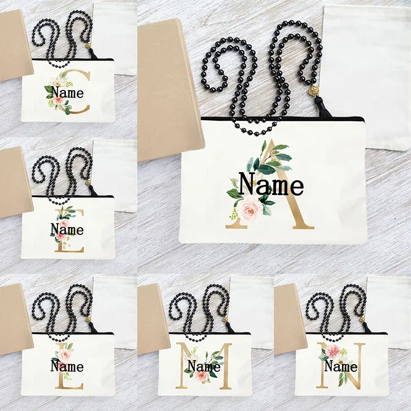 Pochette en toile personnalisée avec initiales florales dorées, trousse de toilette légère personnalisée avec monogramme pour femmes, idéale pour les voyages quotidiens.