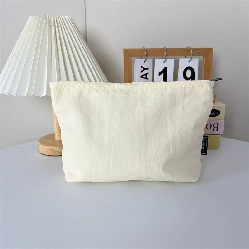 sac cosmétique en nylon avec logo imprimé personnalisé, couleur unie simple, pochette pour femme, grande capacité, fermeture éclair, sacs de rangement pour articles de toilette