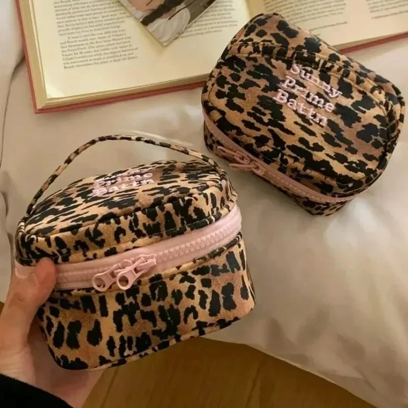 trousse de maquillage rose léopard pour femme, mignonne et tendance, portable, petite trousse de toilette de voyage, grande capacité de rangement