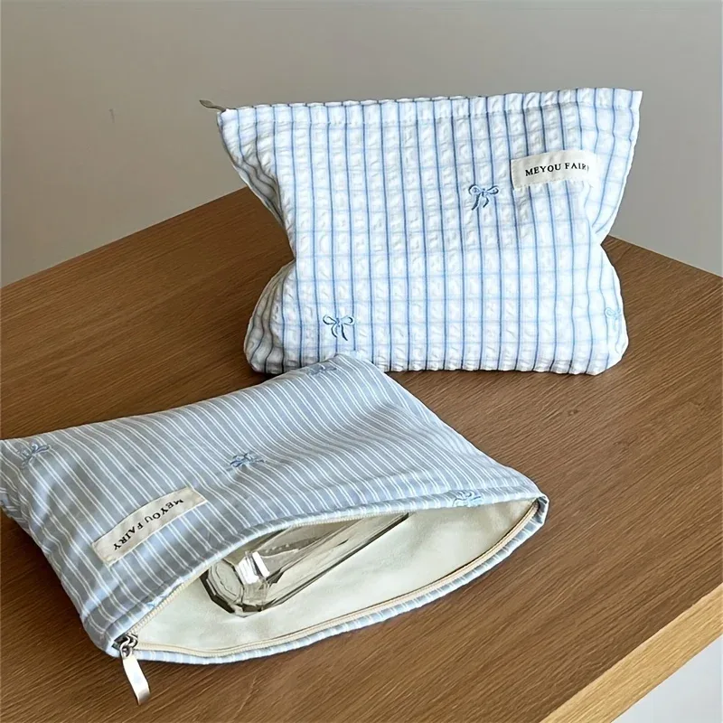 trousse à cosmétiques à nœud rayé bleu clair, organisateur de maquillage de voyage pour femmes avec fermeture éclair, pochette de toilette multi-usage