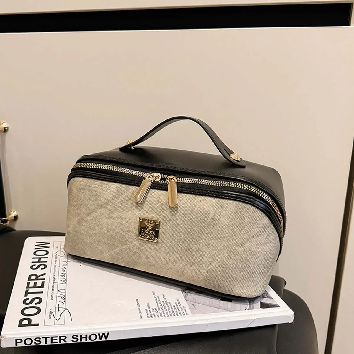 nouvelle trousse de toilette, sac de rangement de voyage haut de gamme en denim et cuir pu avec empiècements color-block, trousse de toilette de marque en métal