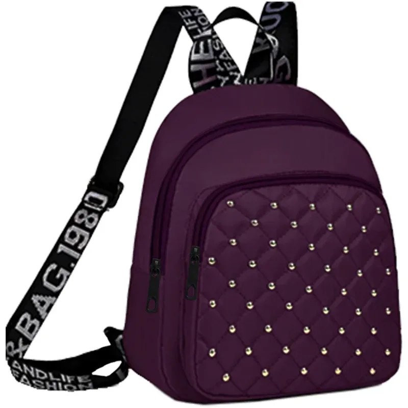 sac à dos clouté chic et élégant, multicolore, matelassé, sangle réglable, léger pour les déplacements quotidiens, sac élégant fonctionnel décontracté