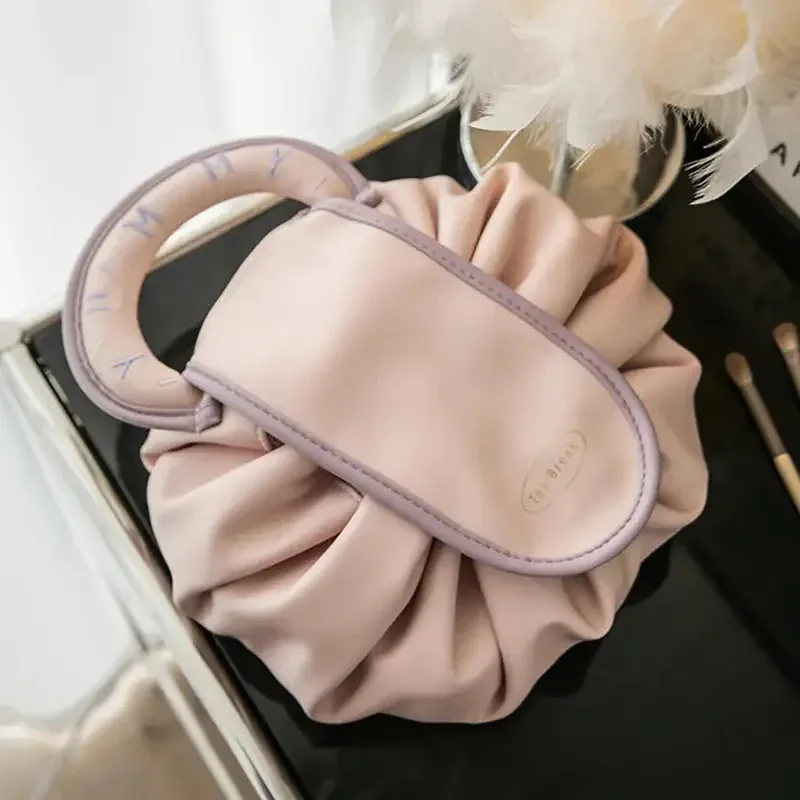 sac à cosmétiques à cordon de serrage de grande capacité pour femmes, pochette de rangement portable pour articles de toilette de voyage à la mode pour un usage quotidien