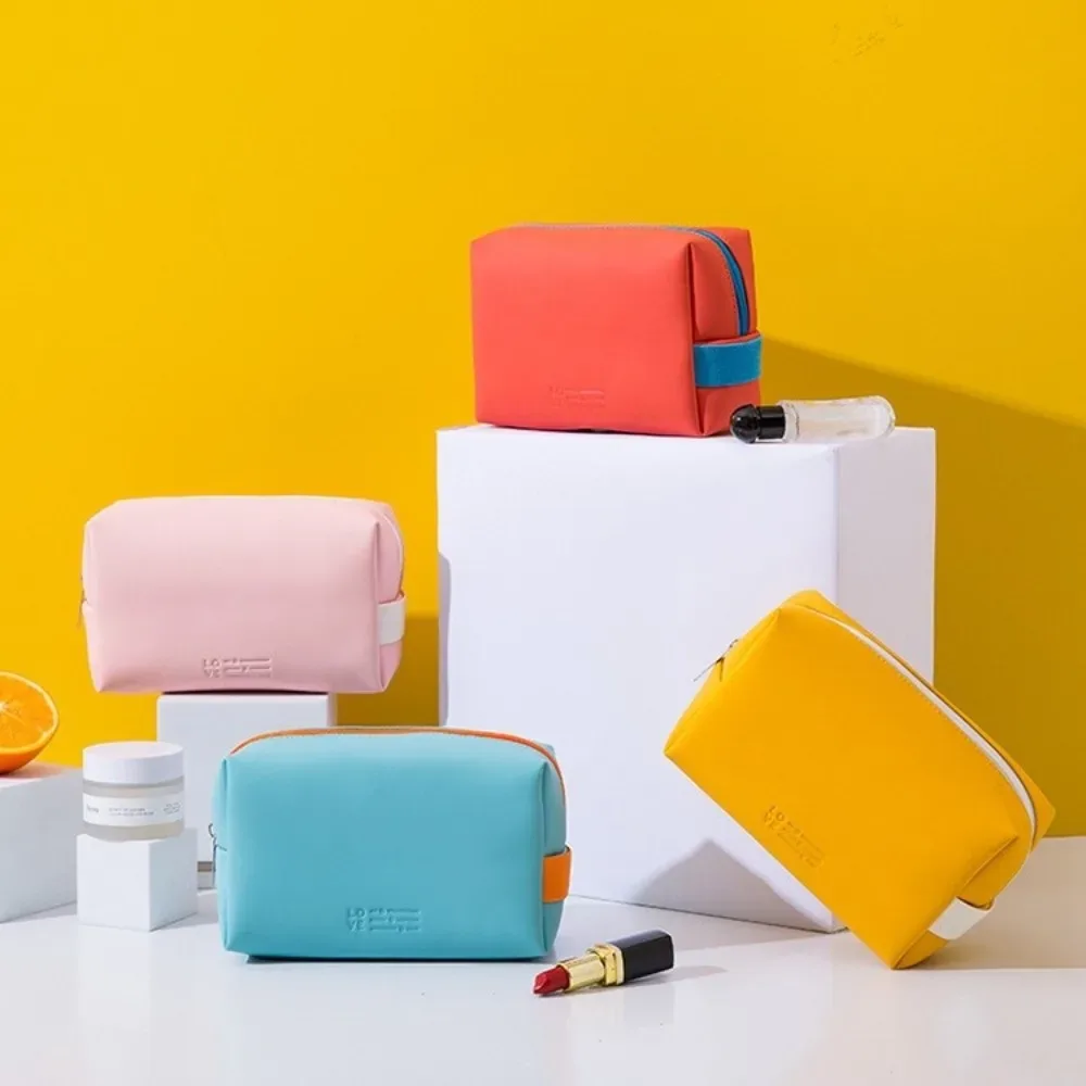 Sac à cosmétiques de grande capacité en cuir PU, couleurs bonbons, sac de voyage pour maquillage, conception multifonctionnelle, sac de rangement étanche pour articles de toilette