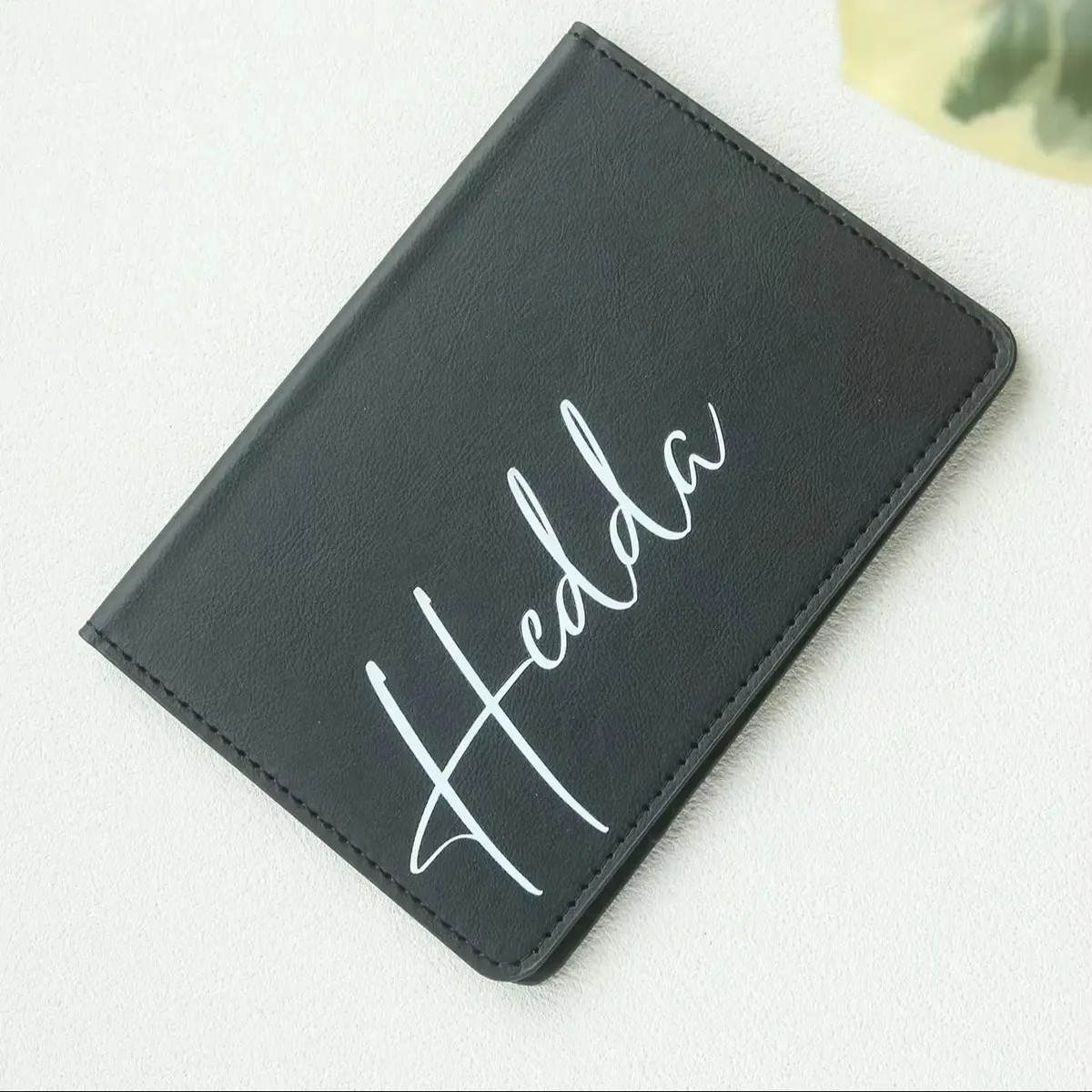 housse de passeport en cuir personnalisée avec nom, porte-documents et cartes chic avec monogramme personnalisé, accessoire de voyage unique, cadeaux de noël