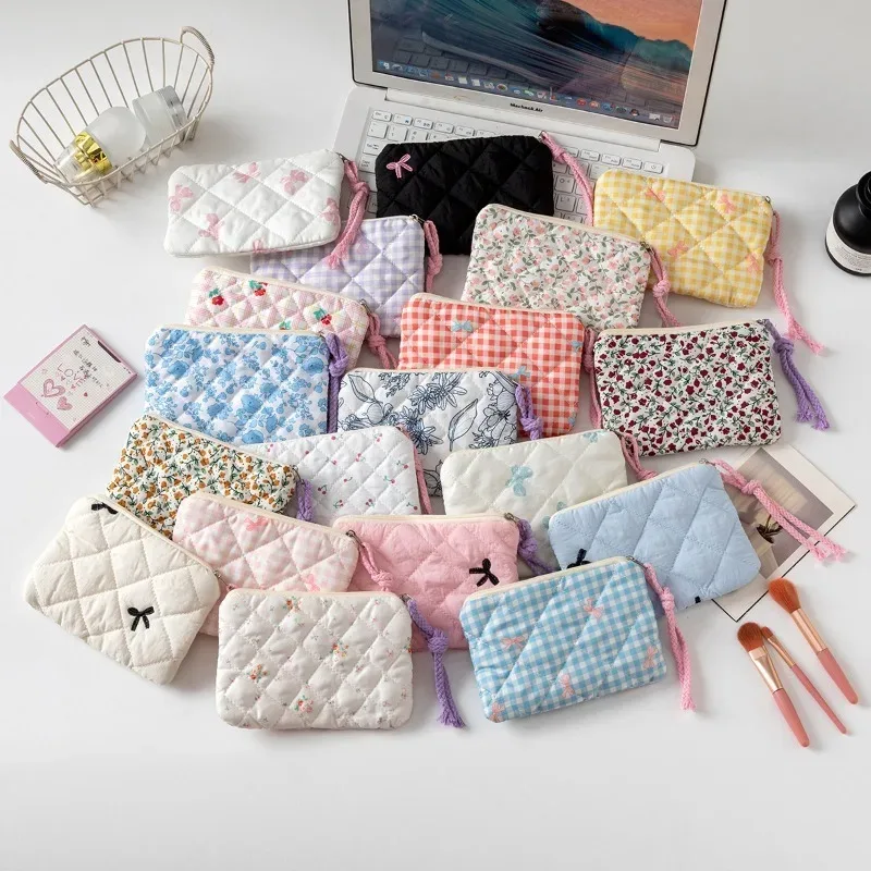 sac à cosmétiques avec nœud mignon, sac à cosmétiques à fermeture éclair pour femmes, petit étui de rangement pour rouge à lèvres, trousse de maquillage, sacs pour cartes de voyage pour dames