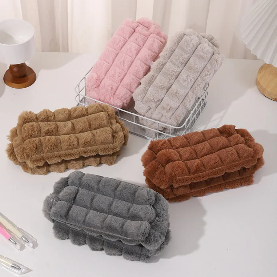sac à cosmétiques élégant en peluche pour femmes, organisateur multifonctionnel pour cosmétiques et rouges à lèvres, parfait pour son usage quotidien et pour les cadeaux