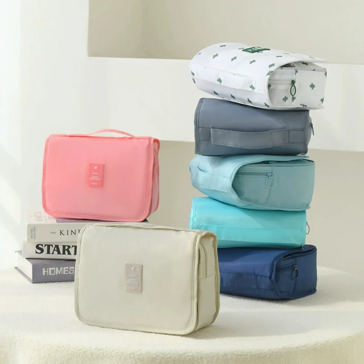 trousse de maquillage de voyage imperméable premium pour femmes – organisateur de toilette suspendu avec crochet, pochette de lavage spacieuse pour salle de bain et compartiment sec/humide