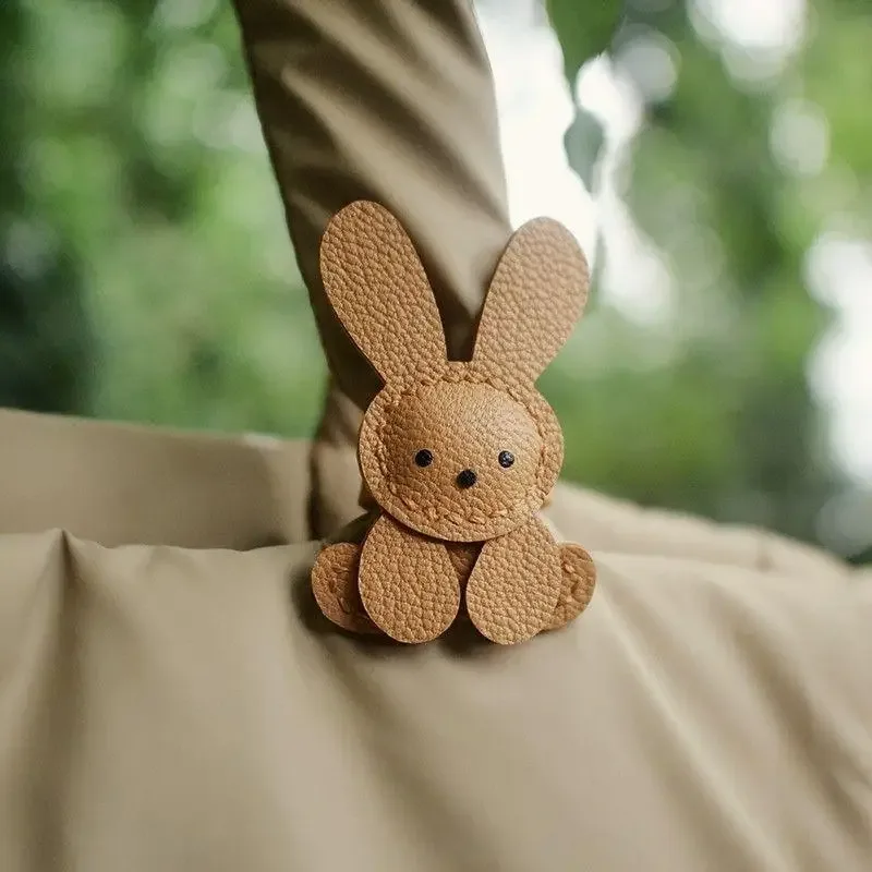 1 breloque de sac en forme de lapin mignon - Cuir synthétique léger avec boucle en acier inoxydable, adorable motif de lapin pour sacs à dos