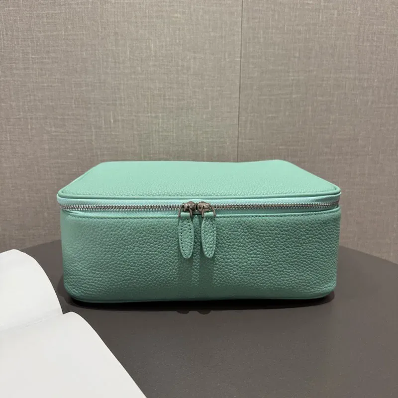 sac de maquillage en cuir de grande capacité, de forme boîte, à la mode, sac de toilette portable multifonctionnel, rangement simple pour cosmétiques de voyage.