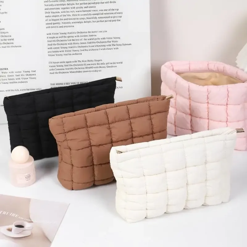 Sac matelassé carré pour cosmétiques femme, pochette de rangement maquillage, organiseur simple pour rouge à lèvres et articles de toilette, petit sac à main
