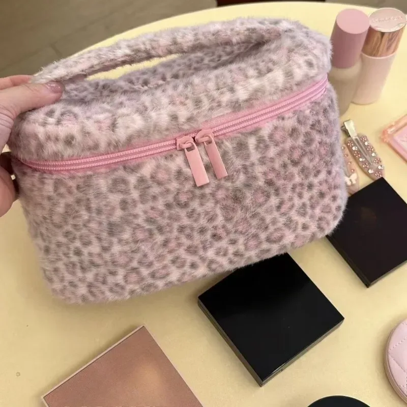 organisateur de toilette de voyage résistant à l'usure, étui de rangement mignon, sac cosmétique en fausse fourrure imprimé léopard rose, pochette de maquillage en peluche pour femmes