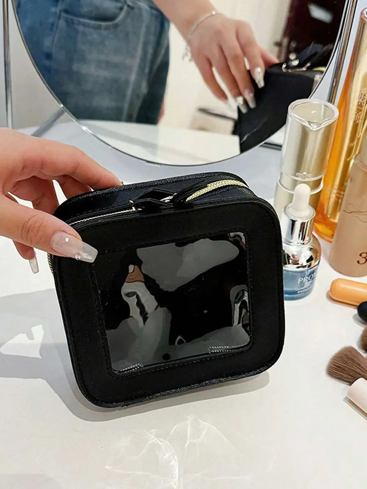 mini trousse de maquillage transparente en similicuir vegan saffiano avec fenêtre visible, petite et mignonne, pour ranger rouges à lèvres et cosmétiques, idéale pour sac à main ou pochette.