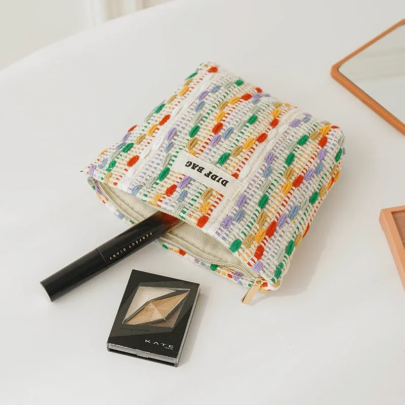sac à cosmétiques en peluche jaune pour femmes, trousse de toilette de voyage portable, sac de rangement de changement de cosmétiques de grande capacité, pochette de banlieue ins