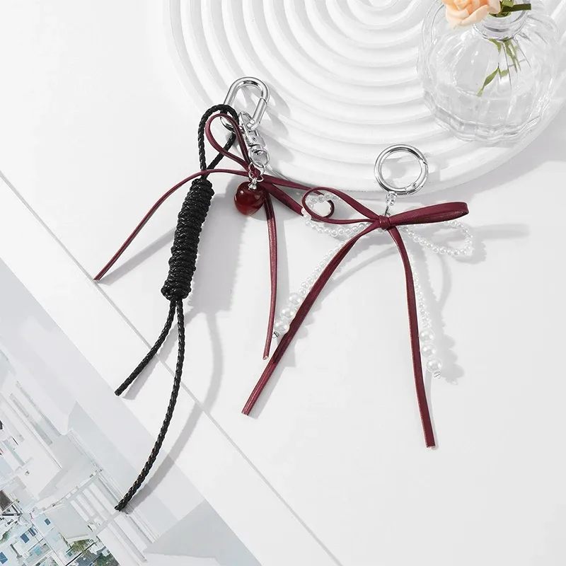 Porte-clés en perles de cerise rouge doux, décoration de sac, nœud en ruban, sac à dos mignon, décoration suspendue, cadeau pour meilleur ami
