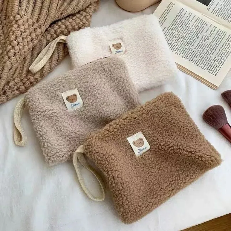 Sac de rangement en peluche de grande capacité pour cosmétiques et rouges à lèvres pour femmes, trousse de maquillage, sacs à main mignons, portefeuille de voyage, trousse à crayons, trousse à poudres