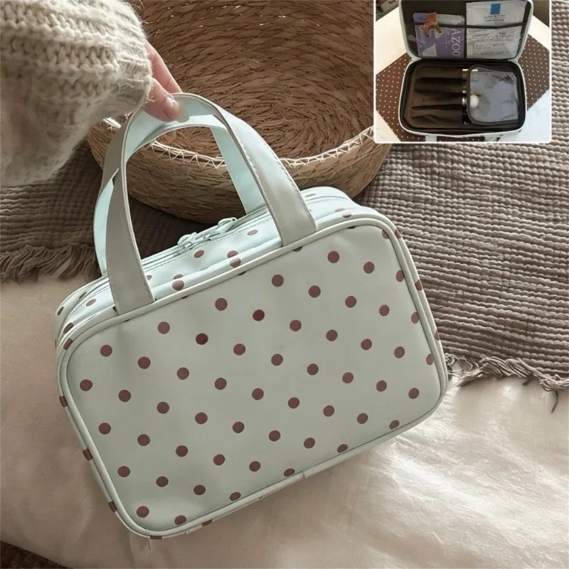 nouvelle trousse de maquillage portable pour femmes, à pois, grande capacité, 3 compartiments, organisateur de voyage pour produits de soin de la peau et cosmétiques.