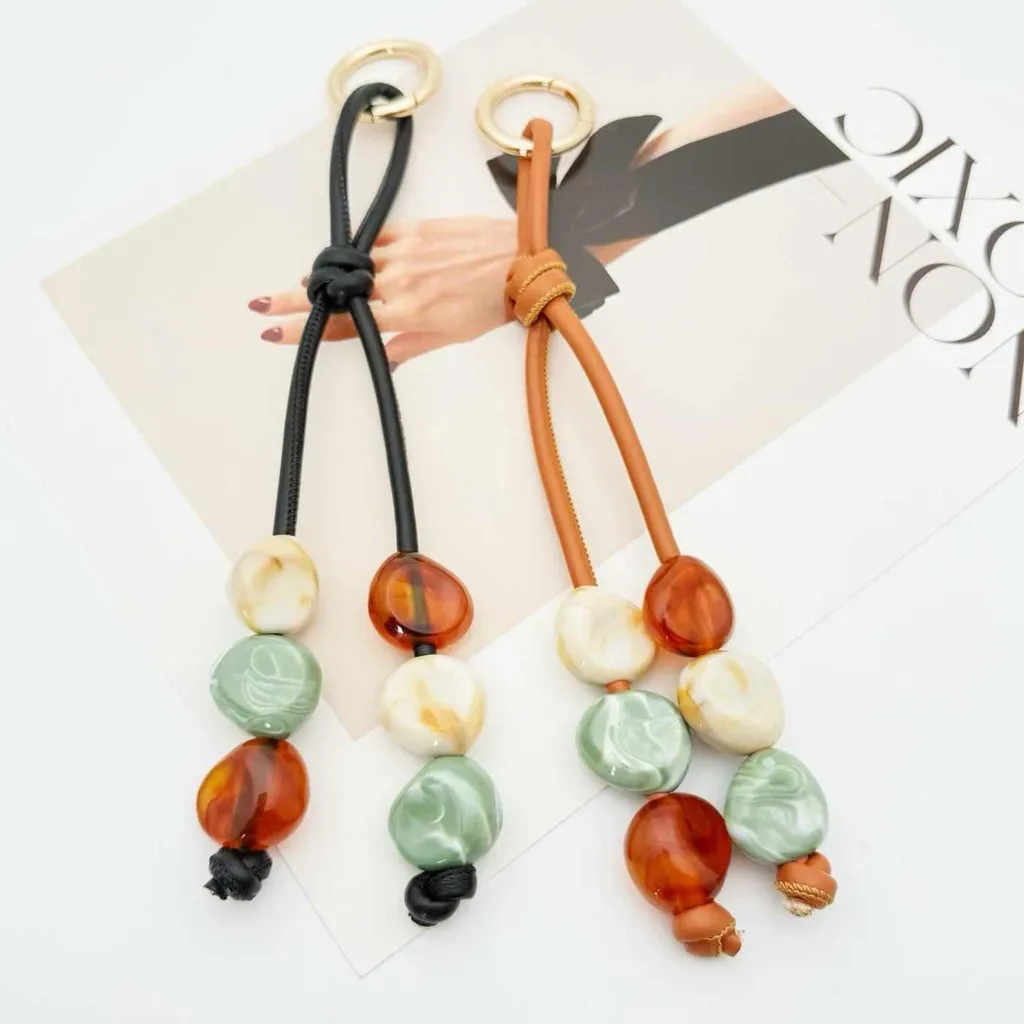 porte-clés en résine perlée, breloque de sac en cuir pu à perles plates, pendentif décoratif pour sac, porte-c