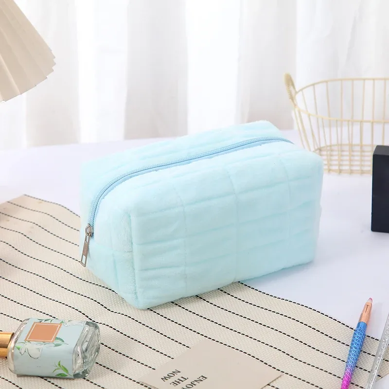 sac de maquillage en peluche mignon pour femmes, petits sacs à cosmétiques portables de voyage, trousse de toilette à fermeture éclair de couleur unie, pochette de lavage, sacs de rangement