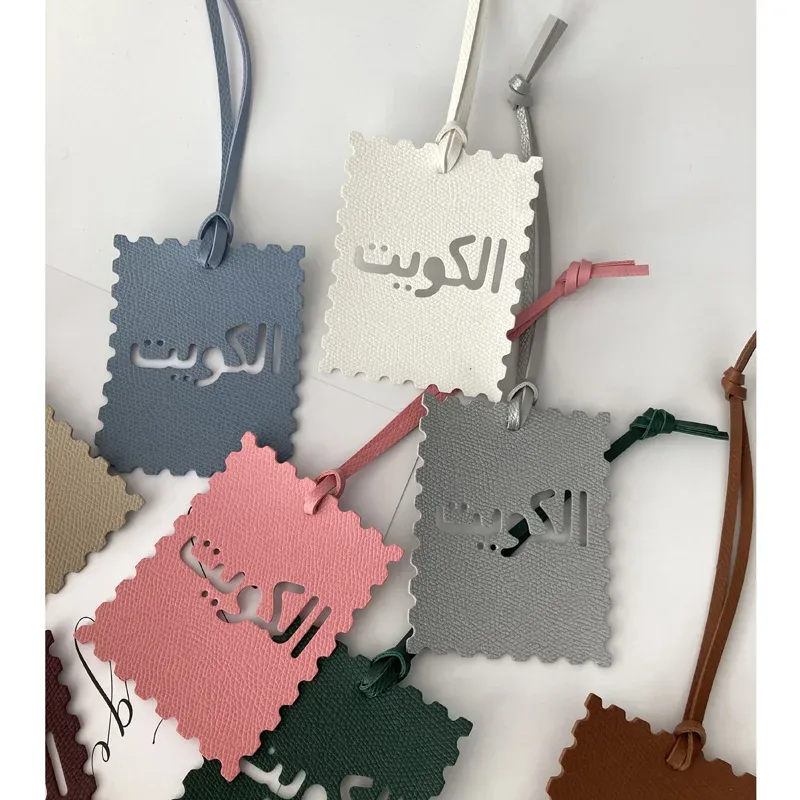 breloque de sac en cuir pu personnalisée avec lettres latines et arabes, accessoire pour sac à dos, décoration intérieure de voiture, décoration créative pour la maison