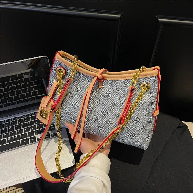 Sac fourre-tout de luxe grande capacité à imprimé floral, sac à bandoulière tendance pour femme avec chaîne, sac à main polyvalent en cuir souple pour le quotidien