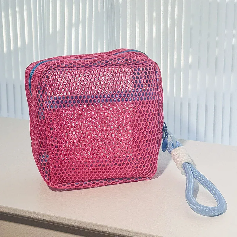 sac cosmétique coréen léger en maille 2026, sac de rangement carré portable avec fermeture éclair, sac de rangement polyvalent pour articles divers