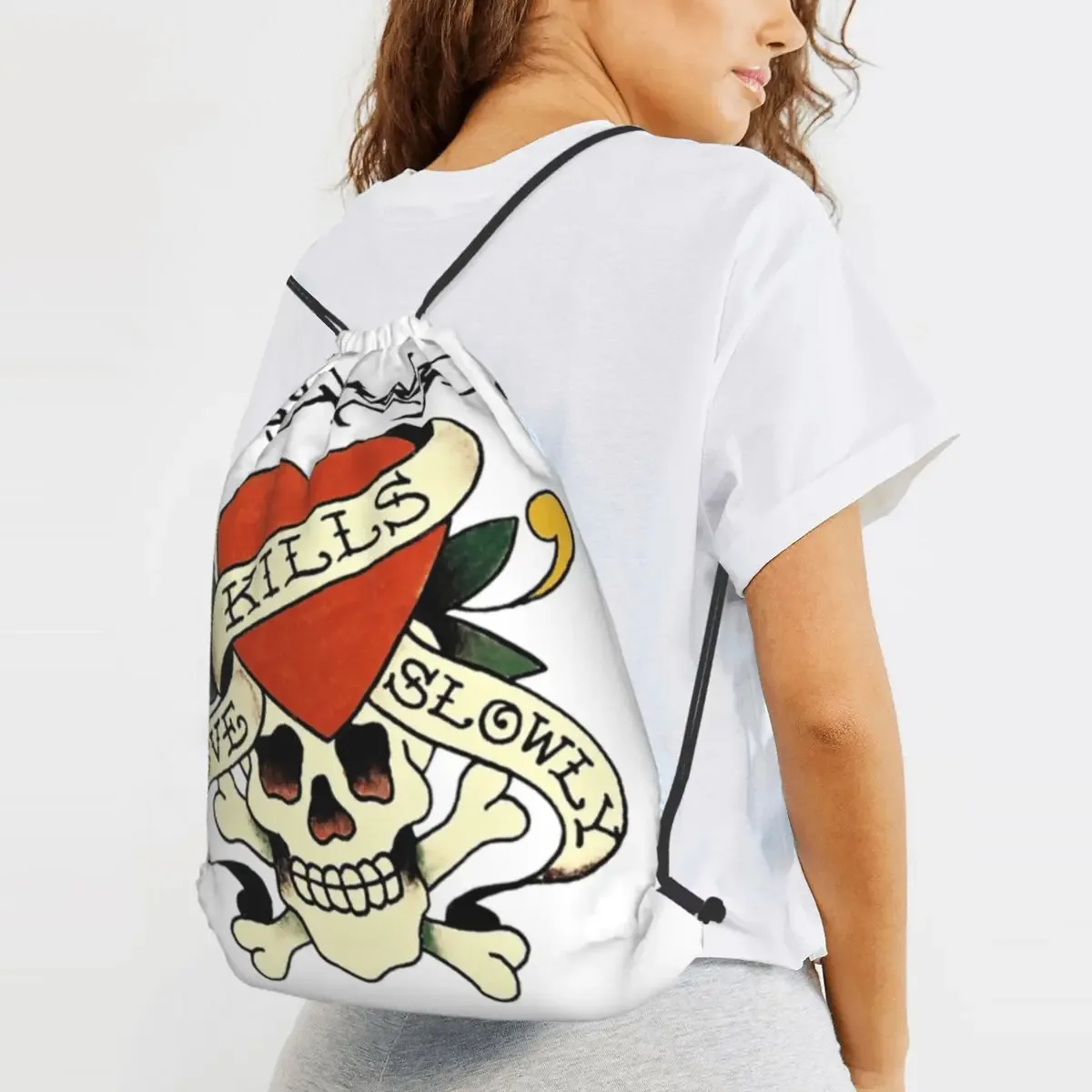 sacs à dos ed hardy love kills slowly, sacs à cordon multifonctionnels, sacs à chaussures, sacs à livres pour étudiants en voyage