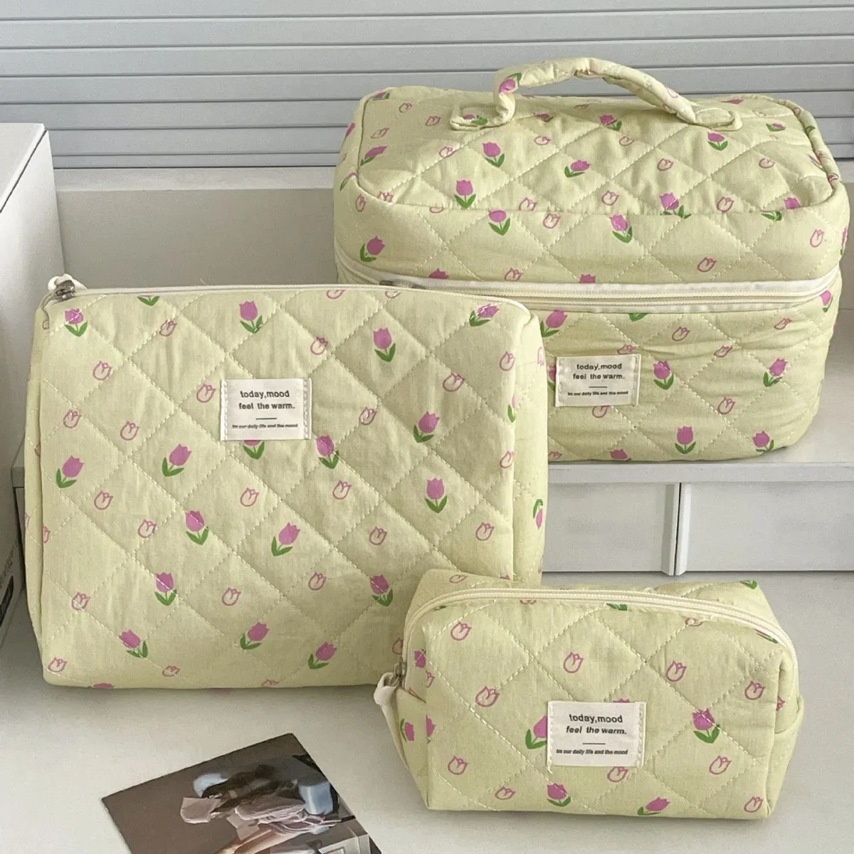 trousse de toilette rétro polyvalente yt avec motif à carreaux rouge et bleu et nœud rose, haute valeur esthétique, portable