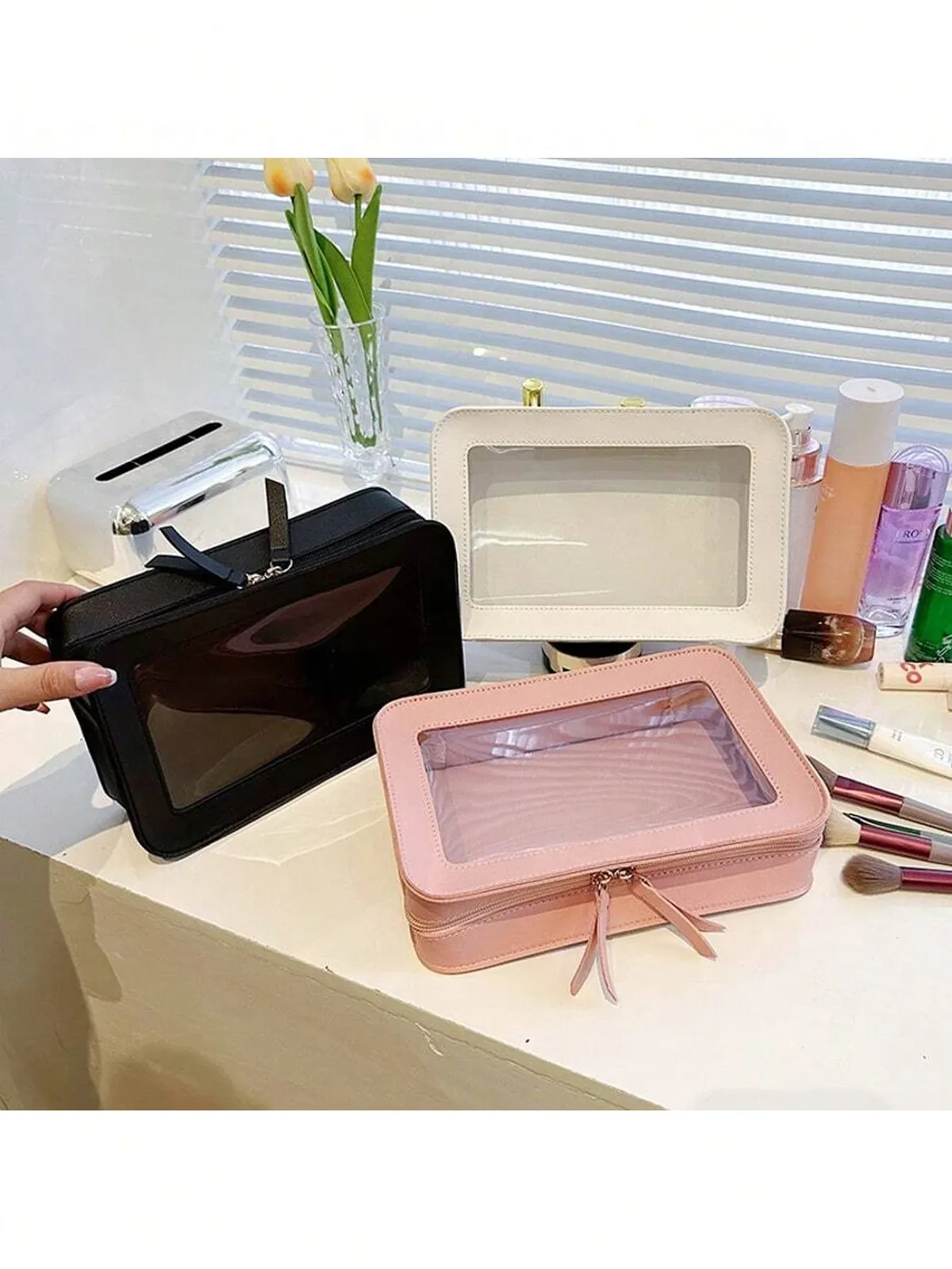 mini trousse de maquillage transparente en similicuir vegan saffiano avec fenêtre visible, petite et mignonne, pour ranger rouges à lèvres et cosmétiques, idéale pour sac à main ou pochette.