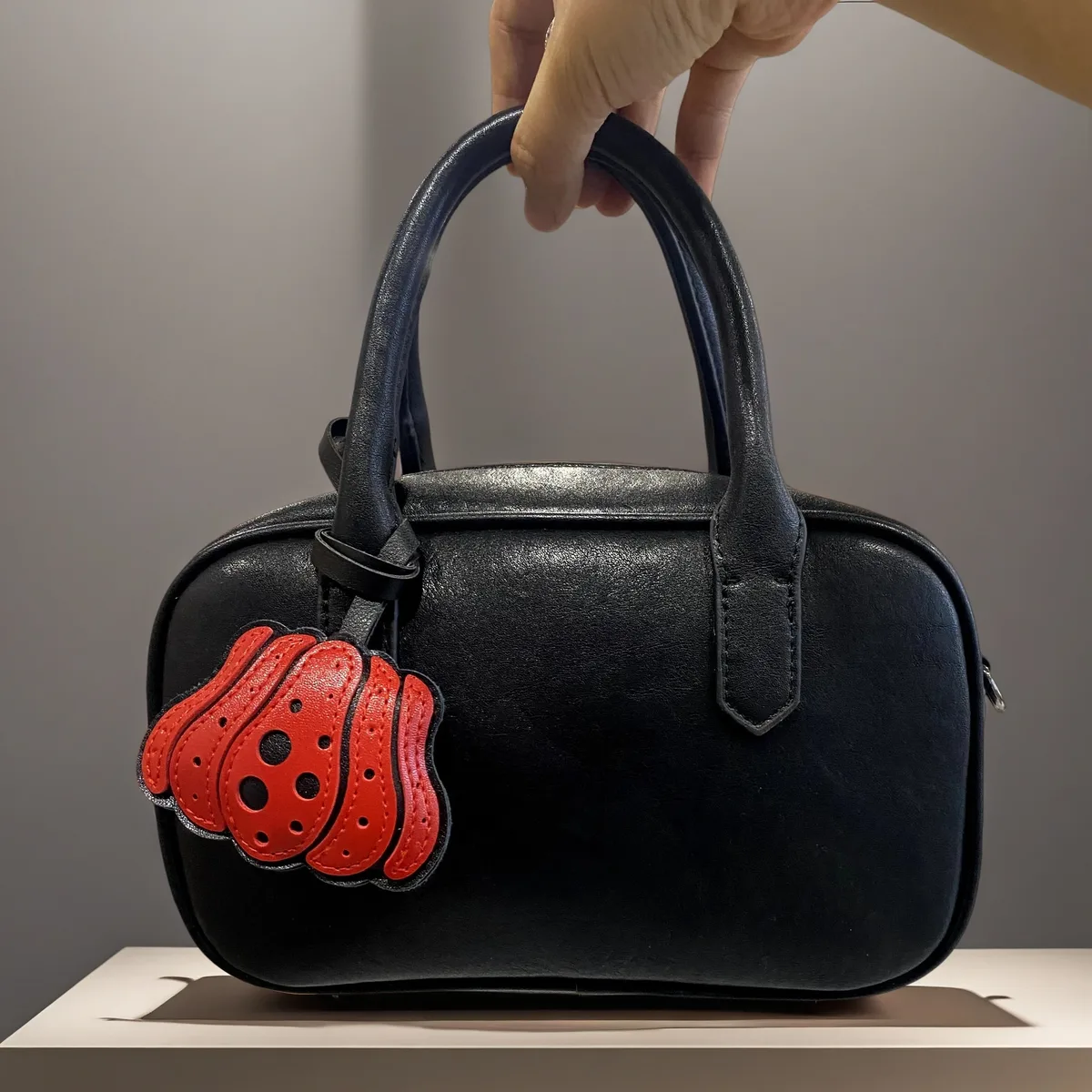 ensemble de porte-clés citrouille et châtain en cuir noir et coloré, accessoires de charme de sac mignon pour sac à main, sac à dos, cadeau-cuir pu