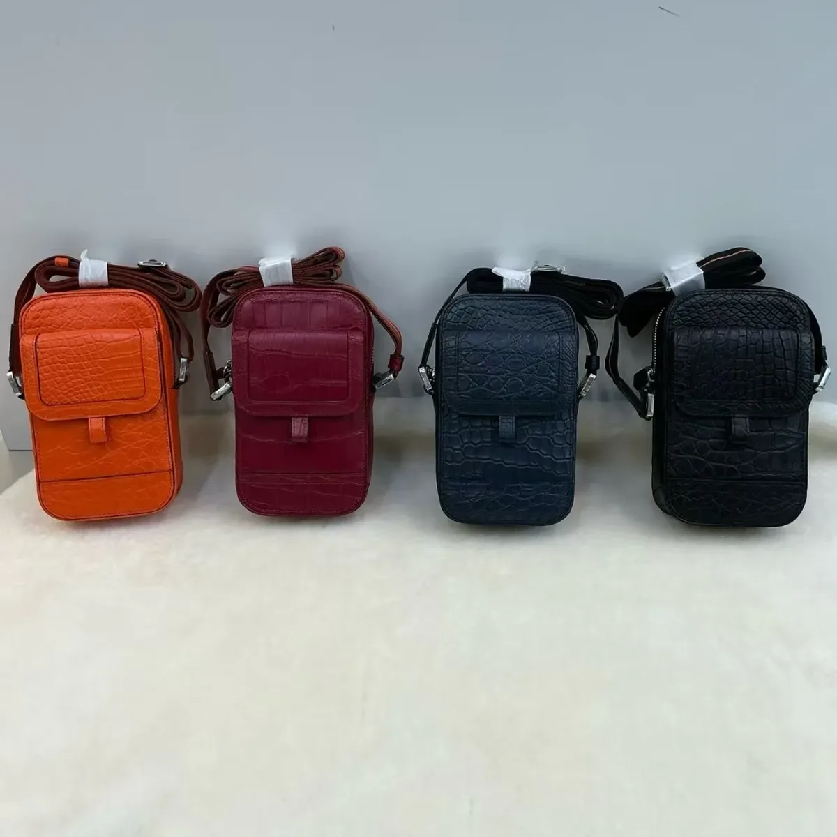 sac à bandoulière en cuir de crocodile véritable/ véritable pour hommes, couleur rouge, petite taille, sac à main de taille ou d'épaule, sac de poche pour téléphone portable, petite taille