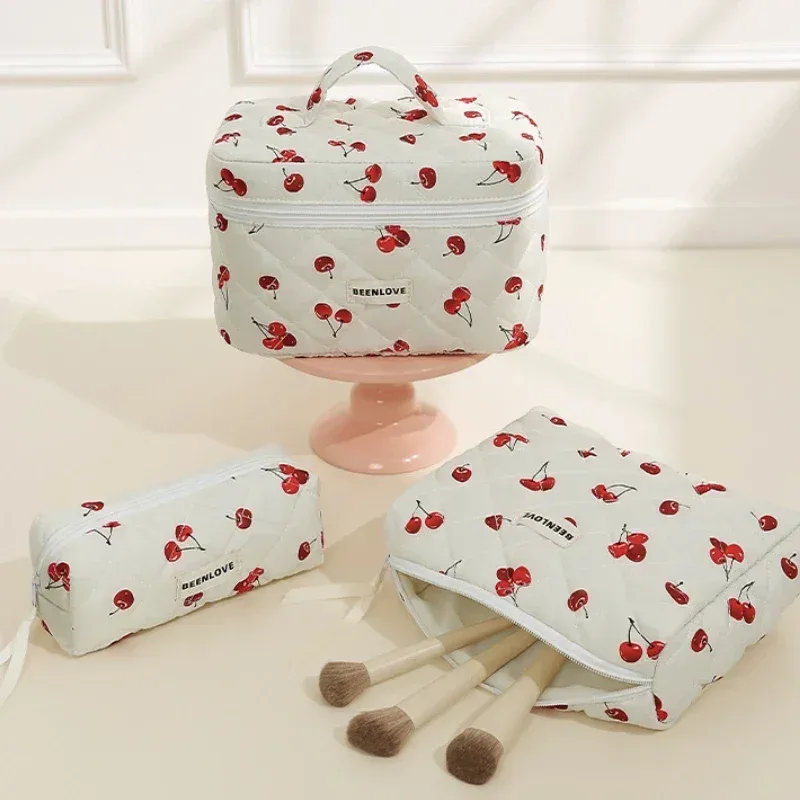 trousse de maquillage en coton matelassé avec impression, grand sac de voyage mignon pour poudres cosmétiques