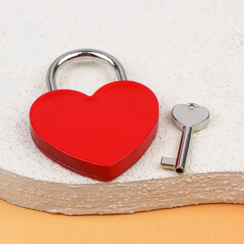 cadenas en forme de cœur 45*59*8mm avec clés assorties, cadenas romantiques en métal pour voyage, cadeau de mariage, décoration de sac, de journal intime, de bagage.