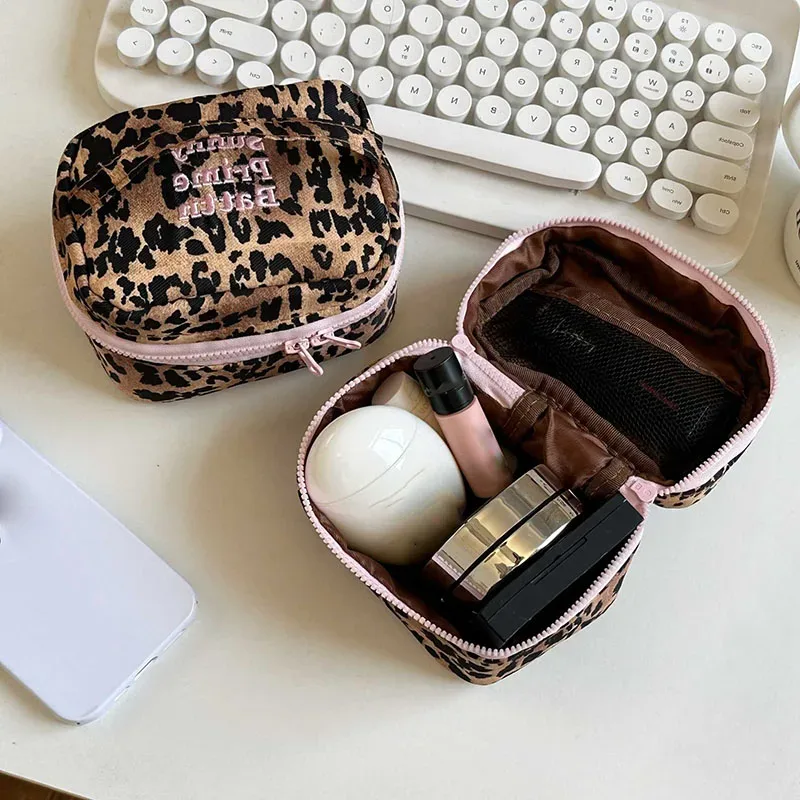trousse de maquillage léopard vintage pour femmes et filles, trousse de voyage de grande capacité, fourre-tout à fermeture éclair, pochette de toilette pour rouge à lèvres pour femmes