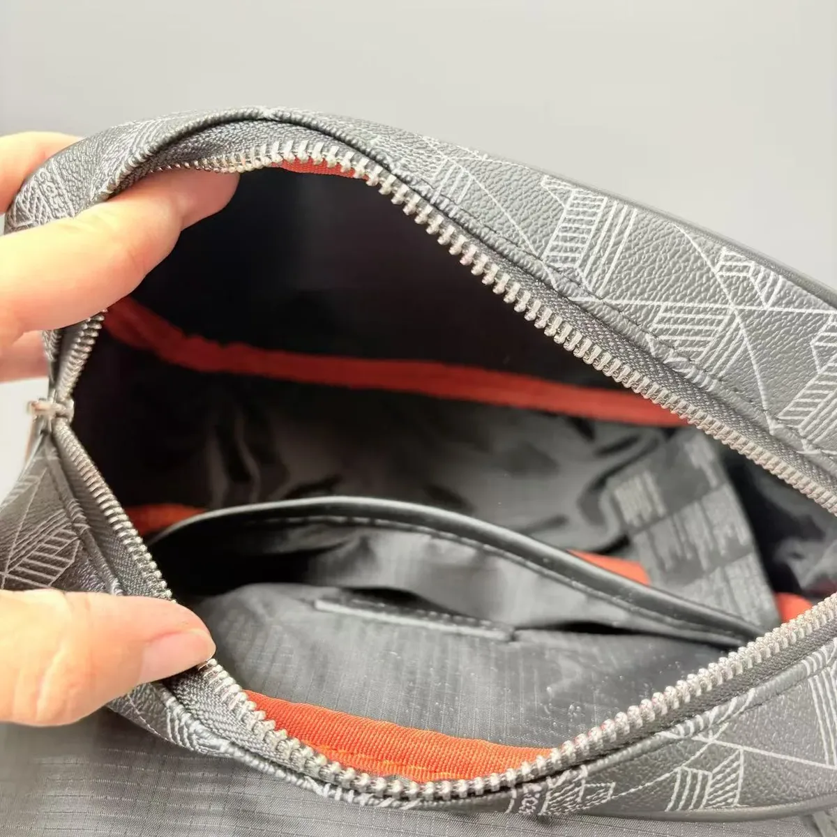 nouveau sac bandoulière rétro imprimé pour homme 2026, sac croisé tendance décontracté en pu, sac à main de rangement pour téléphone portable tendance pour garçon