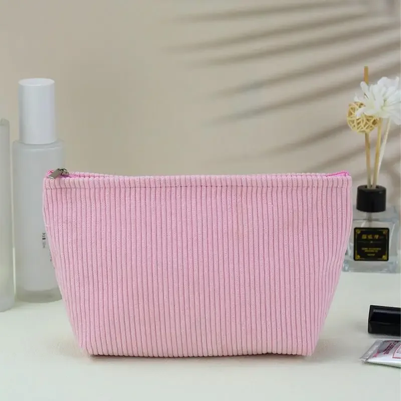 trousse de toilette de voyage en velours côtelé, organiseur de cosmétiques avec pochette pour serviettes hygiéniques, design mignon pour femmes