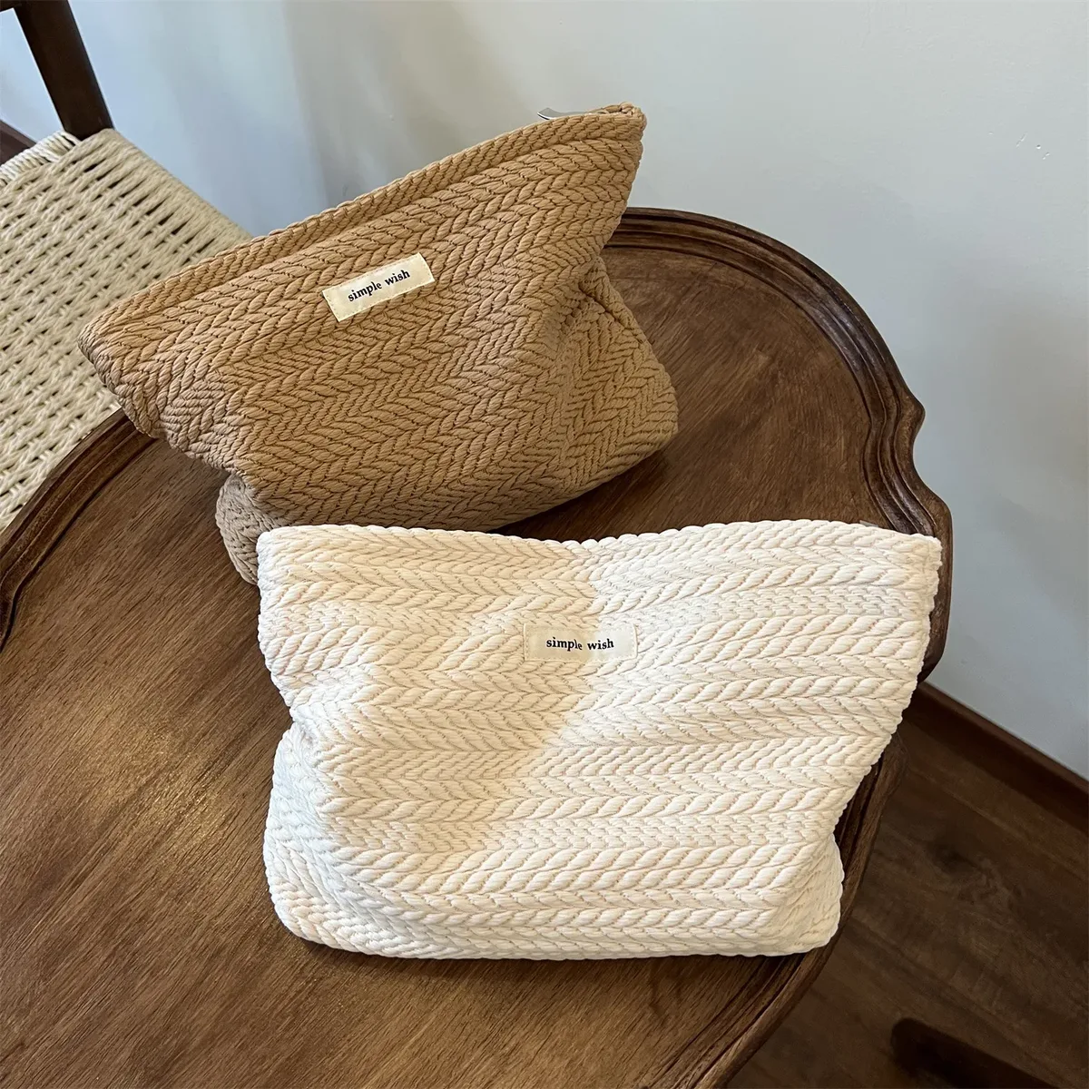 Trousse de maquillage en coton tissé à la main – Pochette cosmétique au crochet artistique avec fermeture éclair, pochette minimaliste pour femme