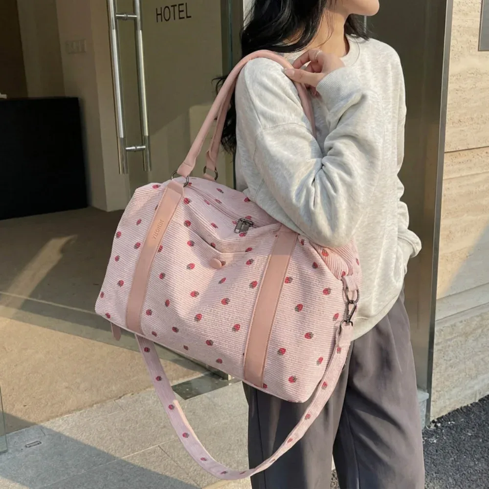 sac de voyage en velours côtelé imprimé fraises pour femme, grande capacité, avec compartiment humide/sec, idé