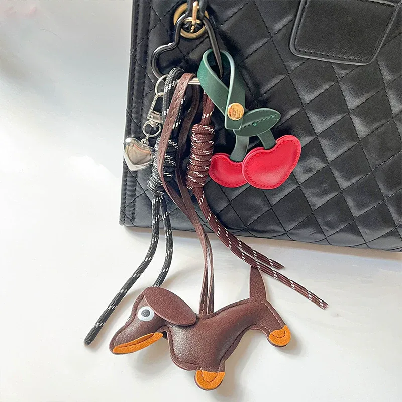 Breloques de sac en cuir de styliste, teckel, porte-monnaie, corde cerise, porte-clés, sac à dos Y2k, accessoires de sac à main