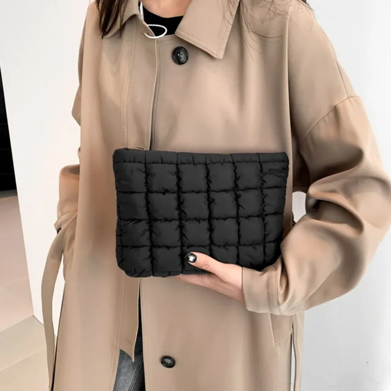 Pochette de maquillage rembourrée et matelassée pour femmes, sac de rangement de maquillage bouffant, grand sac de rangement de cosmétiques, pochette à main, étui de beauté
